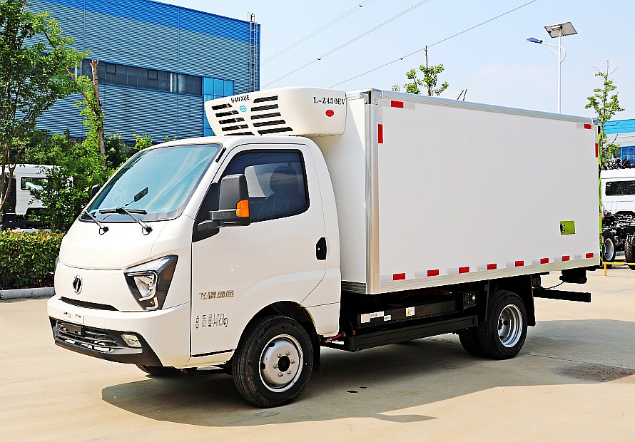 3.8米飛碟締途EF3純電動冷藏車